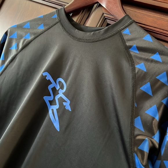 New without tags! Da Hui born in Hawaii by a group of surfers 🏄‍♂️ Shark 🦈 Tooth - Picture 5 of 8